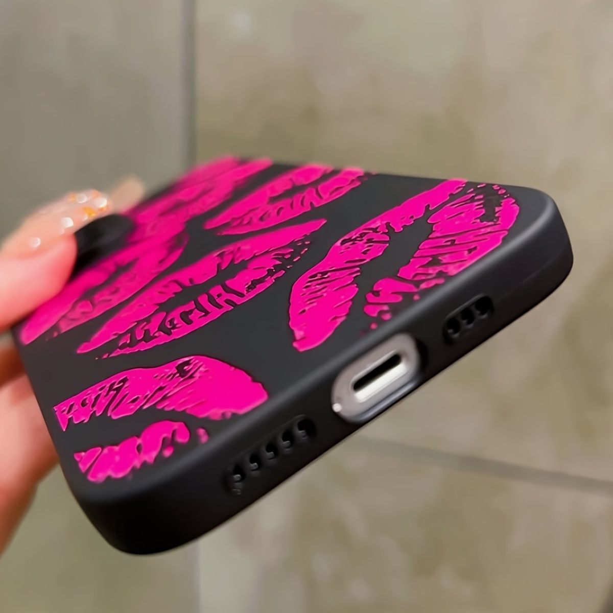 Rose Red Lip Luxury Pattern Ca - đánh giá và giá Samsung Galaxy A55